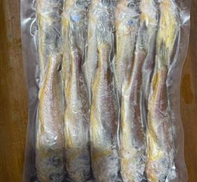 10条块花，一箱10板，一板10条，净8斤多